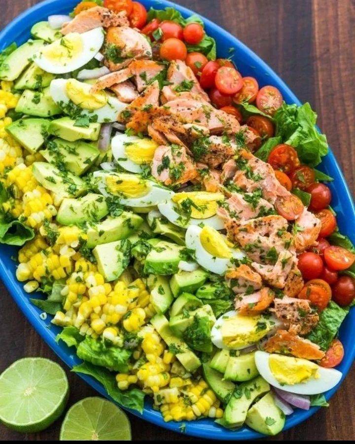 ketol0ve's tweet photo. Salmon Cobb Salad https://t.co/IpommqZakH
