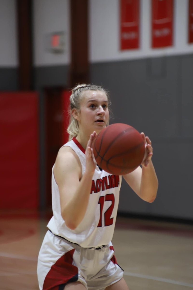 AllVolAllDay's tweet photo. @Henney_12 is having a phenomenal career for @Bryan_WBB .She currently has 1189pts, 188stl, 280ast, 571rebs, &amp; 158blks (school record). She’s been All Conference 3x, All Def team 3x,  Def Player of year 1x, freshman of the year, &amp; All American Honorable Mention. Tough! 🔥 https://t.co/XCoAs9vGGJ