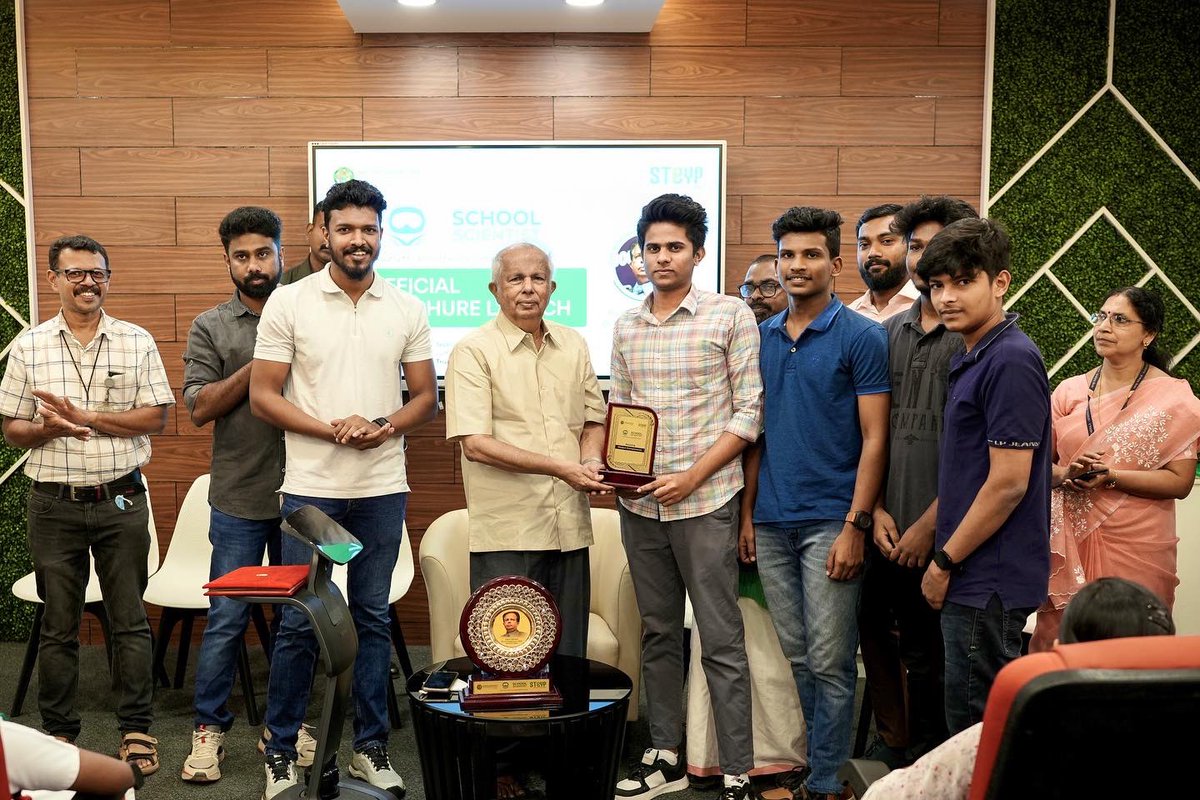 AdhilMuhammad7's tweet photo. It was a privilege to meet Padma Vibhushan Dr. G Madhavan Nair Former ISRO Chairman while he was at Talrop's Techies Park, LVHS, Pothencode

I got the opportunity to interact with him and discuss about Grolius and Talrop's mission of bridging the industry-academic gap. https://t.co/EFsywrP56L