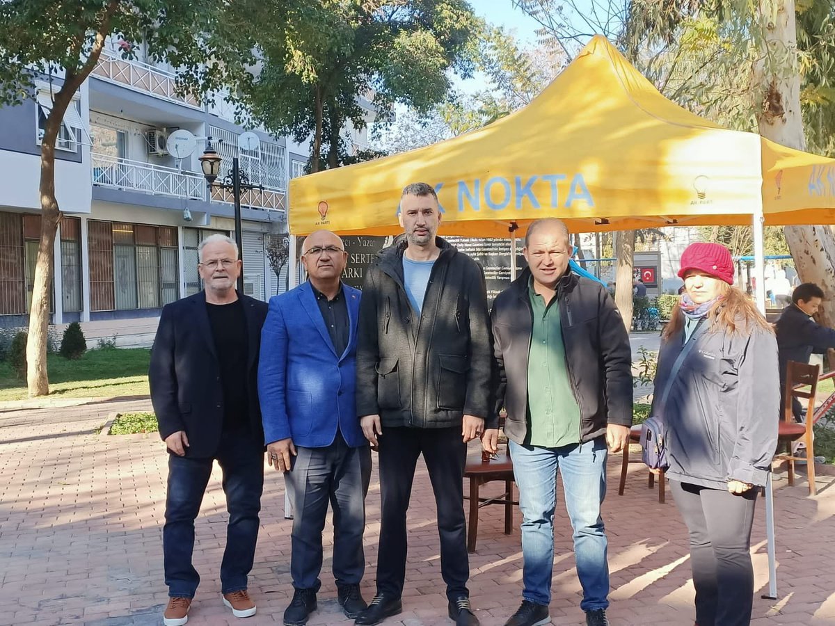 Bugün Çamdibi bölgemizde çalışmalarımıza devam ettik. Ak Noktamızda vatandaşlarımızı dinleyip, esnaf ziyaretleri yaptık. Çanakkaleliler Derneği’nde gönüldaşlarımızla sohbet ettik. #Hedef2023