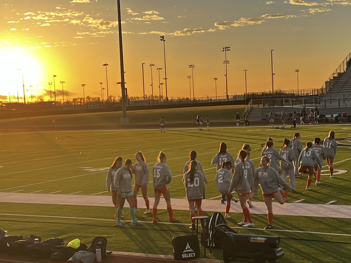 CelinaSoccer's tweet photo. Great morning for ⚽️ and ready to start the day off right vs a quality Longview team🧡☀️

@CelinaISD   @cityofcelina https://t.co/kFYXiHUDQJ