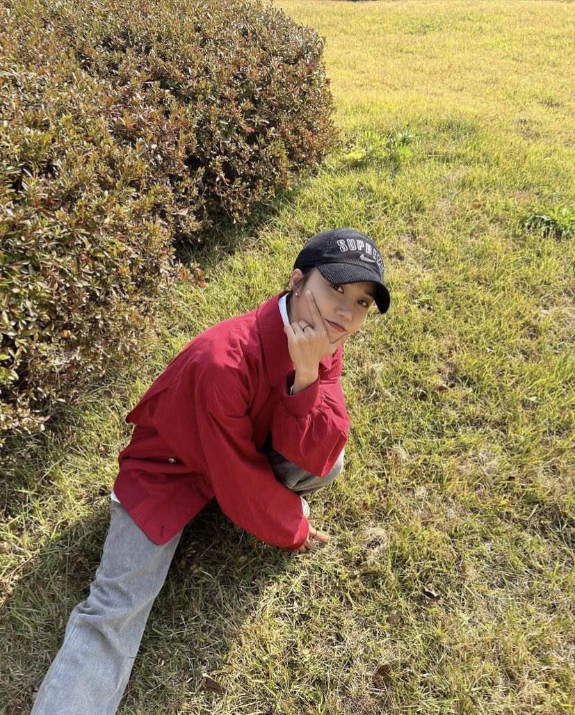eunjiverse's tweet photo. Kang Jigoo the highschool version or the college student version? 🥸 https://t.co/Jni87HvjNO