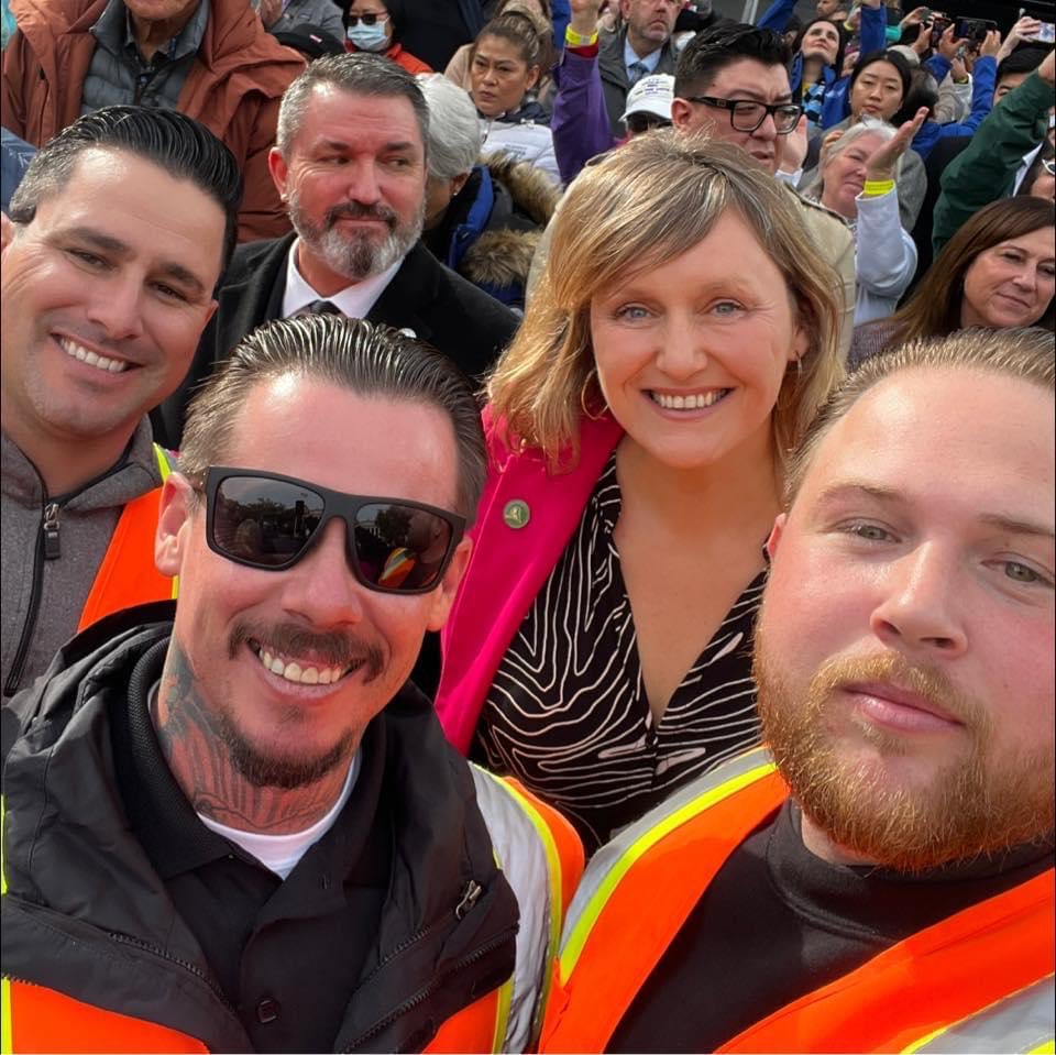 .@BuffyWicks  standing shoulder to shoulder with our @SWMSCarpenters . We gonna have to get you a vest!🤪 #jobswagesbenefits