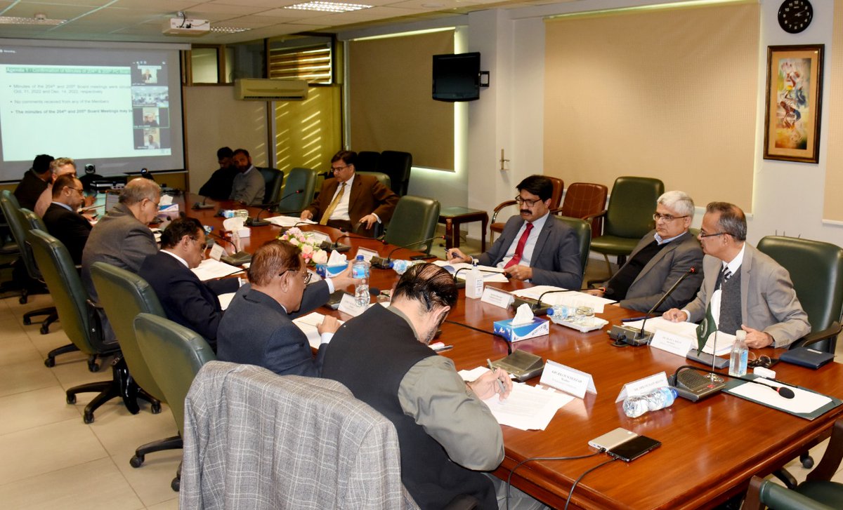 PrivComPakistan's tweet photo. Federal Minister/ Chairman Mr.Abid Hussain Bhayo chaired 206th #Privatisation Commission Board meeting on 5 January 2023.
#PowerSector
#NPPMC
#Pakistan 
#PakistanSteelMills 
#Balloki
#Bahadarshah https://t.co/guUIzQOFoh