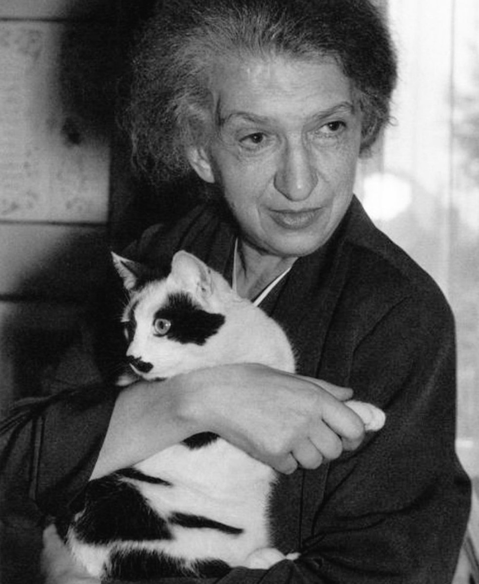 Letnapark's tweet photo. ...oder Beethoven!
Was war das Besondere an ihrem Spiel? Wer ihr zuhörte, fühlte sich in eine andere Welt entrückt, in ein Reich jenseits von Raum und Zeit, von Leben und Tod.- J. Speckmann
Clara #Haskil *7.1.1895 Bukarest - 7.12.1960 Brüssel
https://t.co/troSseF7Gk https://t.co/XiCCRNsuut
