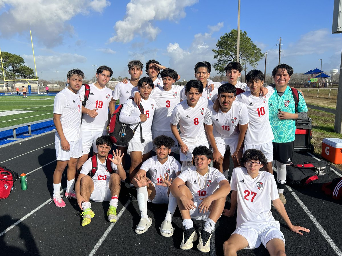 crosbysoccer's tweet photo. Finished up the Sterling tournament strong with a win over Randle.
Next man up in full effect today!

Congratulations to Coach Helburg on varsity win #400 at CHS!! https://t.co/lt7U2Wh3FP