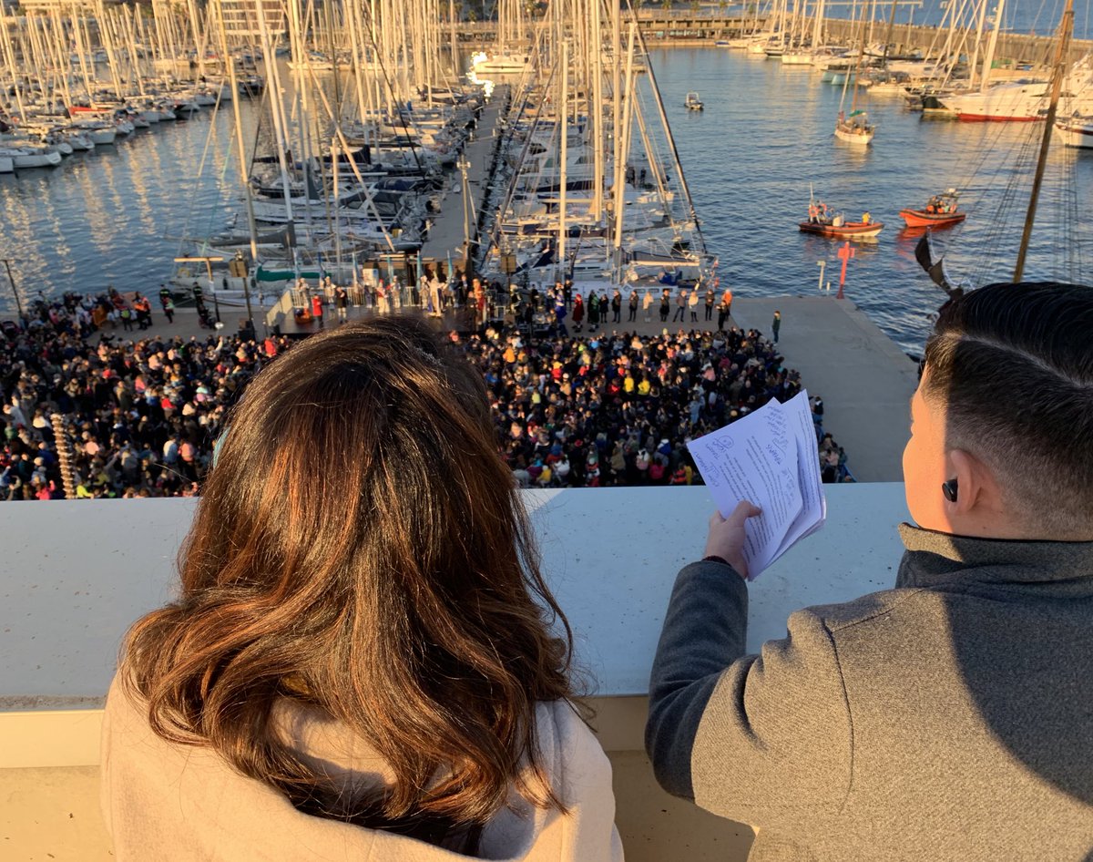 bdncom's tweet image. 👑 56.500 persones van seguir la retransmissió de la Cavalcada i l'Arribada dels Reis de Televisió de #Badalona!

👑 63.600 van veure la nostra programació especial!

👑 192.700 van sintonitzar-nos en algun moment!

🙌 Gràcies per confiar en nosaltres!

📈 Dades: @Konodrac