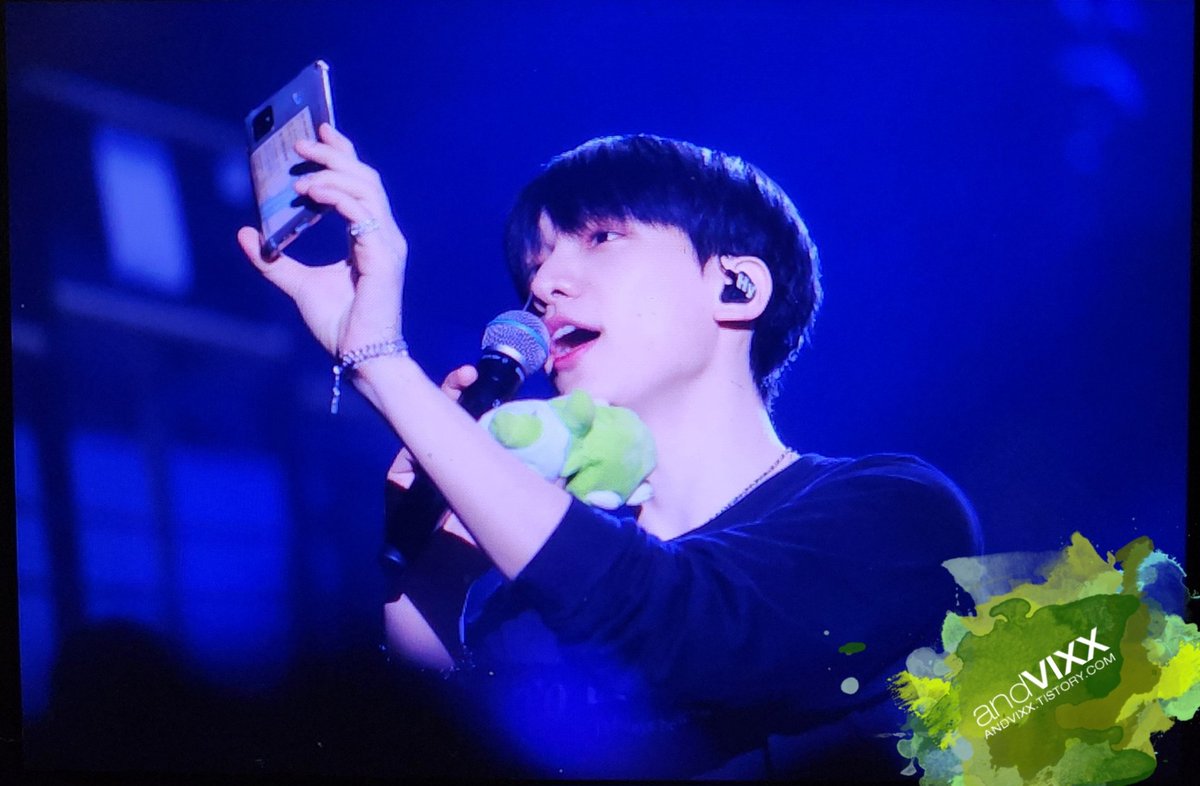 _AndVIXX's tweet photo. 230107 ING 팬콘서트 프리뷰 #빅스 #VIXX #혁 #HYUK #한상혁 @HSangHyuk
핸드폰 주인님 영상 공유 PLZ https://t.co/dKfZhSZjXj
