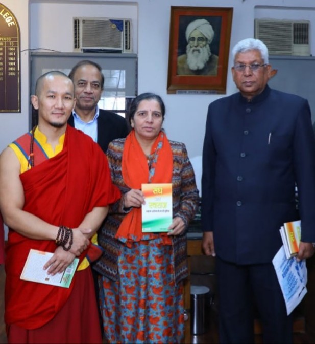 The students of @hrcduofficial benefitted immensely from eloquent and immensely resourceful speakers - His Eminence @PalgaRinpoche, Sh Krishan Singhal ji (@RSSorg) and the Principal of host college Prof. Rama Sharma ji.