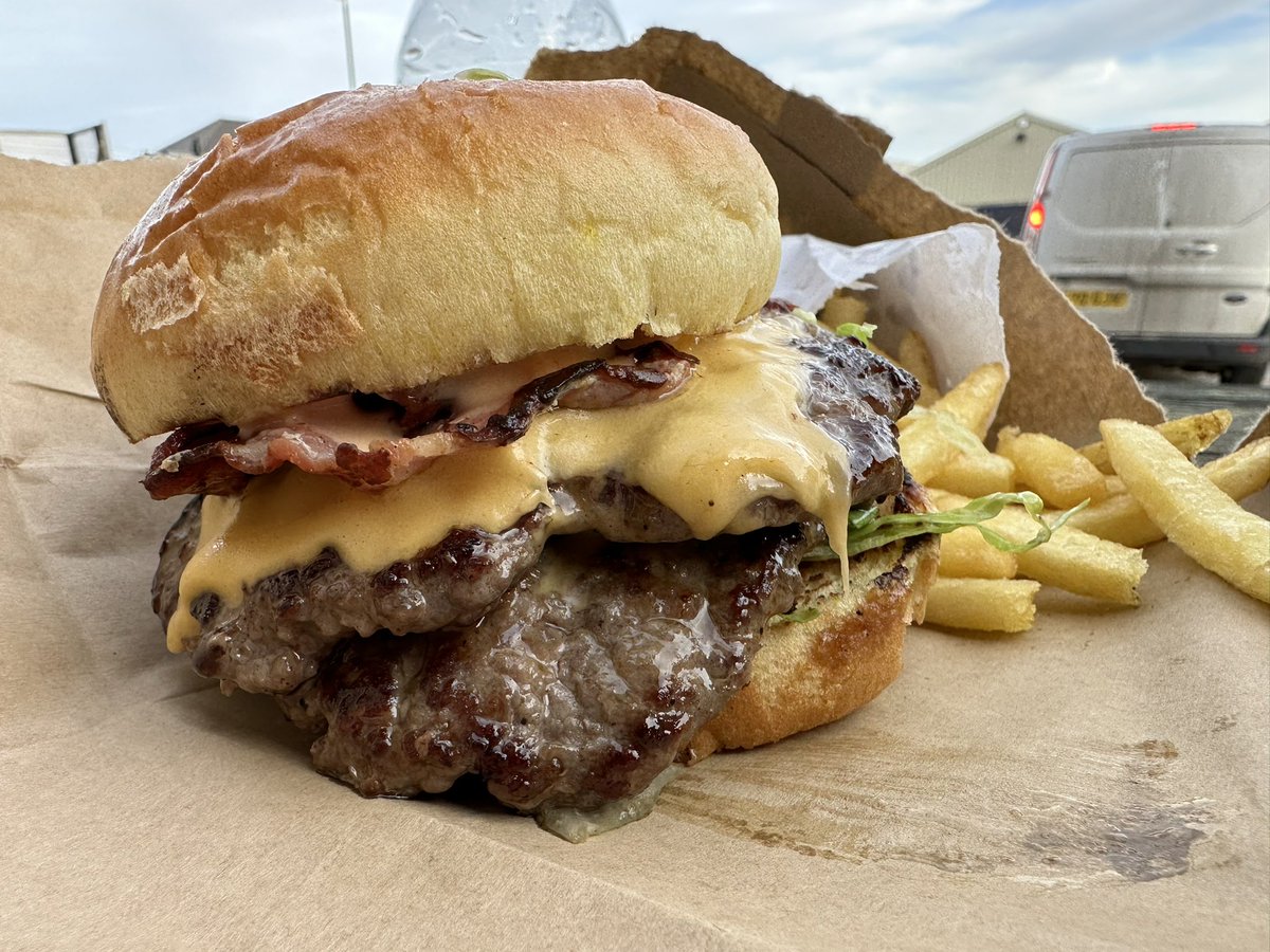 CotsBurgerClub's tweet photo. Starting 2023 off well https://t.co/oQEJOzXDR4