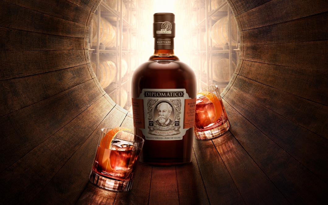 A wonderful mixing rum from <a href="/DiplomaticoRum/">Diplomático Rum</a> crafted with a blend of rums aged up to 8 years. Made with a mix of Column, Batch Kettle and Pot Still rums and made from molasses and sugar cane honey. bit.ly/2QJK5a6

#rum #diplomatico