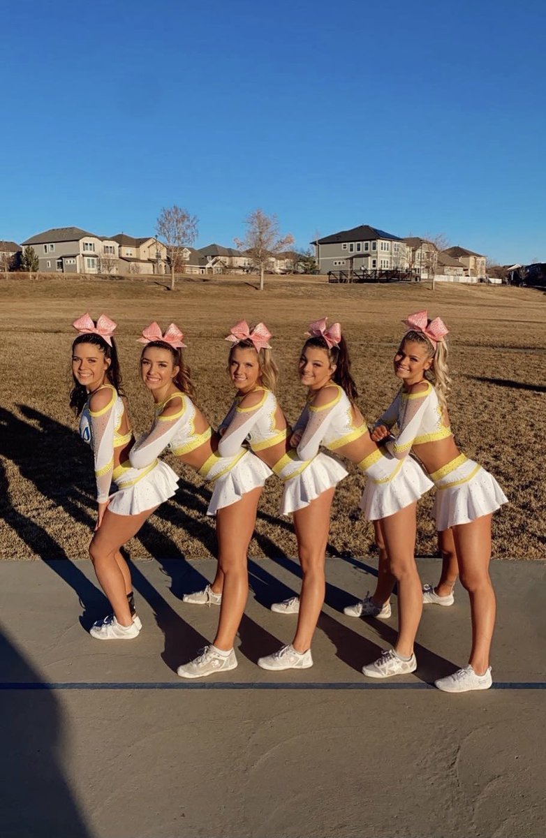 Nikki_Nikk_Nikk's tweet photo. Once a sun, always a sun. Thank you cheer central for one of the best experiences of my life. I met so many amazing people through lady suns and made so many cherished memories. I am forever grateful to have been a lady sun💕☀️#LS4L @theccsuns @ccsladysuns https://t.co/i7ctWAv5AM