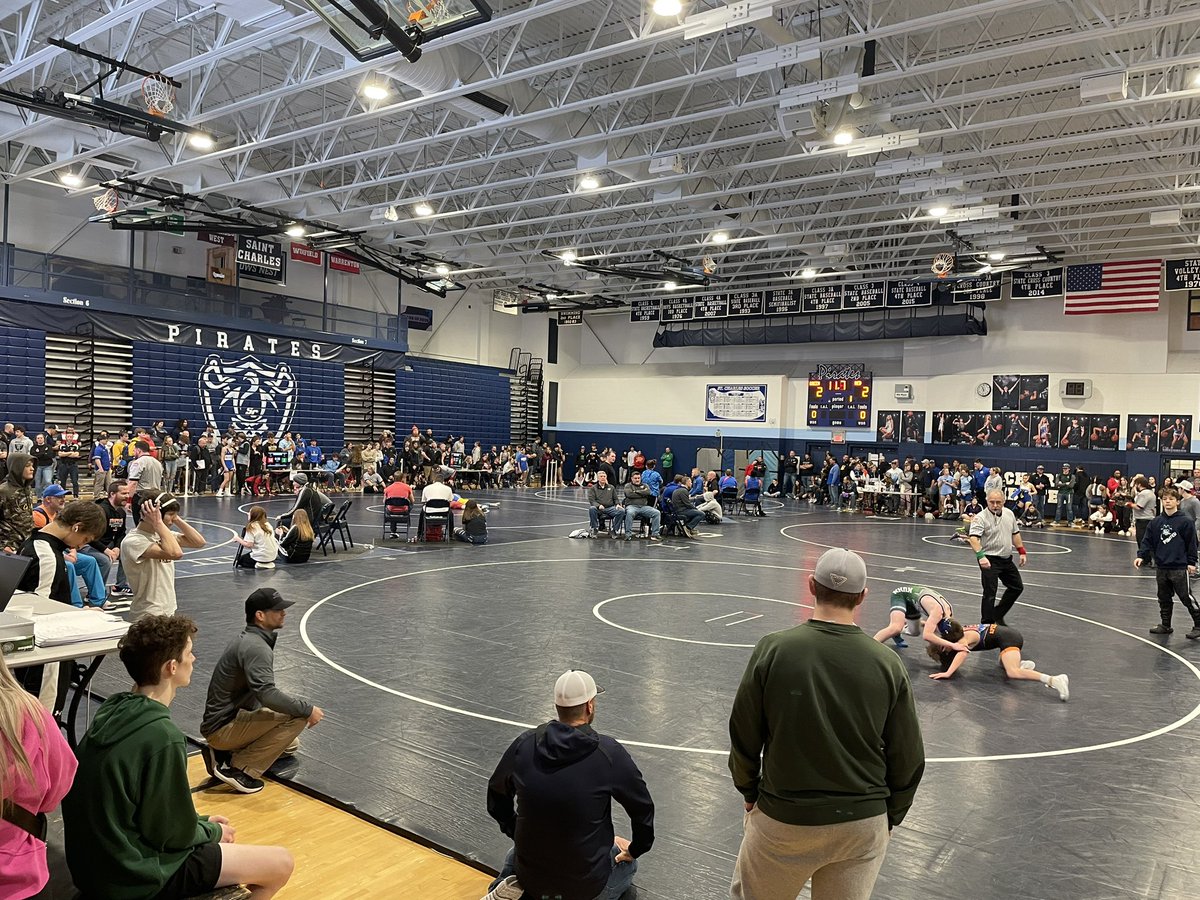 drsefrit's tweet photo. GAC WRESTLING at The CHUCK! #GoPIRATES #GoWARRIORS #scsdGREAT #GACpride https://t.co/HDf21fFJ56