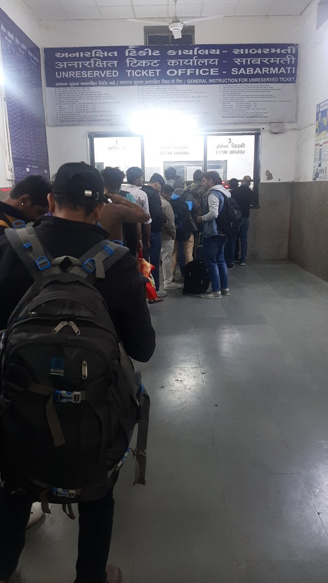 VishwasShah's tweet photo. Only one window in working at Sabarmati Railway Station. How one can take platform or ticket. No other window in working. @PiyushGoyal @PiyushGoyalOffc @RailMinIndia @narendramodi @Bhupendrapbjp @CMOGuj #IndianRailways https://t.co/OoI0lyfDEe