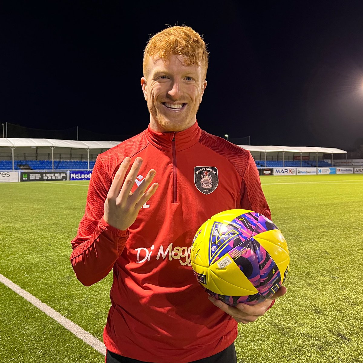 Four goals ✅ 
Three points ✅ 
A happy @SimonMurrayy ✅

Enjoy your night, Spiders 🕷️🕸️