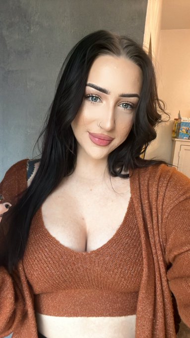 Live on twitch 😍 https://t.co/x9Uj8EI7Xu<a href="/tag/newprofilepic"class="tags"><span>#newprofilepic</span></a>
