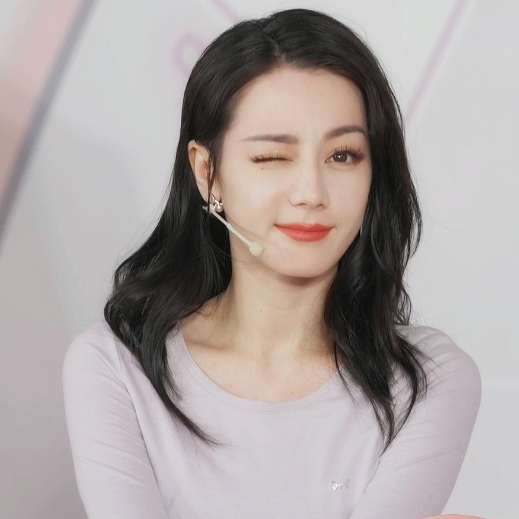 dlraba63's tweet photo. Captured from live streaming of 猫人 by fans.

#迪丽热巴迪力木拉提 #迪丽热巴 #Dilraba #Dilireba #DilrabaDilmurat #ディルラバディルムラット #ディリラバ #디리러바 #적려열파 #딜라바딜무라트 #ตี๋ลี่เร่อปา #ĐịchLệNhiệtBa #dlraba63 #猫人 #直播 #截图 #美女 #capture #Livestream #캡쳐 https://t.co/eHXGZ2hRGt