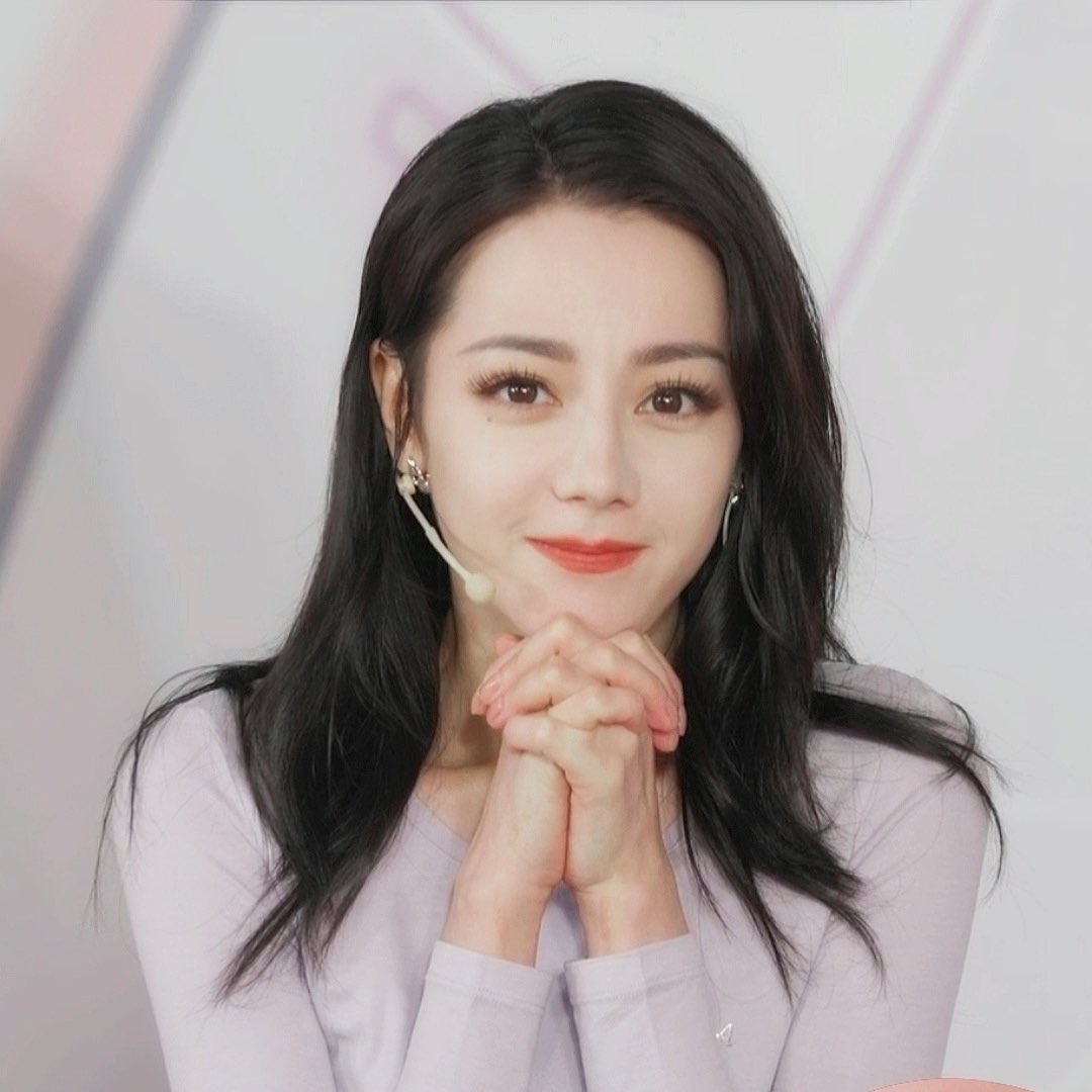 dlraba63's tweet photo. Captured from live streaming of 猫人 by fans.

#迪丽热巴迪力木拉提 #迪丽热巴 #Dilraba #Dilireba #DilrabaDilmurat #ディルラバディルムラット #ディリラバ #디리러바 #적려열파 #딜라바딜무라트 #ตี๋ลี่เร่อปา #ĐịchLệNhiệtBa #dlraba63 #猫人 #直播 #截图 #美女 #capture #Livestream #캡쳐 https://t.co/eHXGZ2hRGt