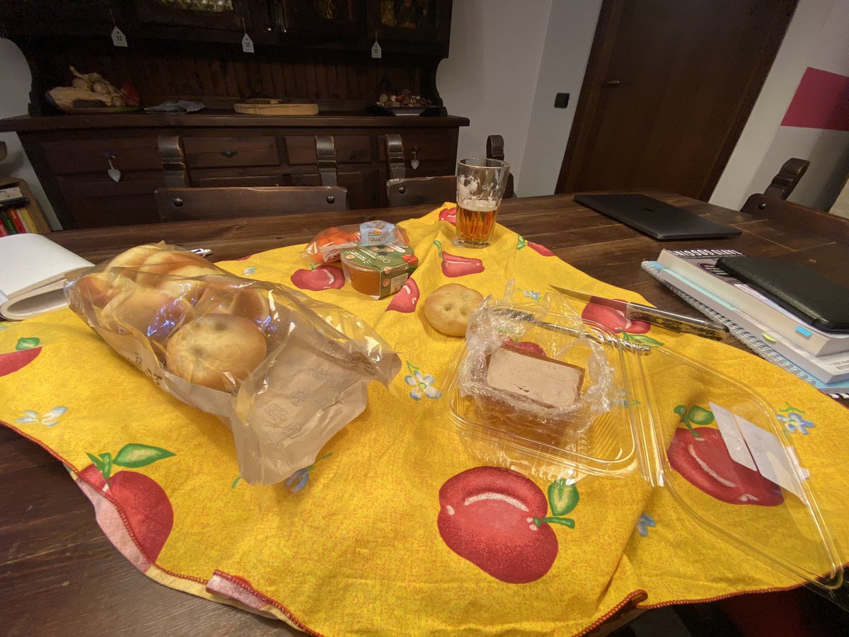 Day 1 of Yearly review + planning session with <a href="/EC_Gerson/">Gerson Enriquez Cruz</a> 

Food and fireplace are a must 👌🏻