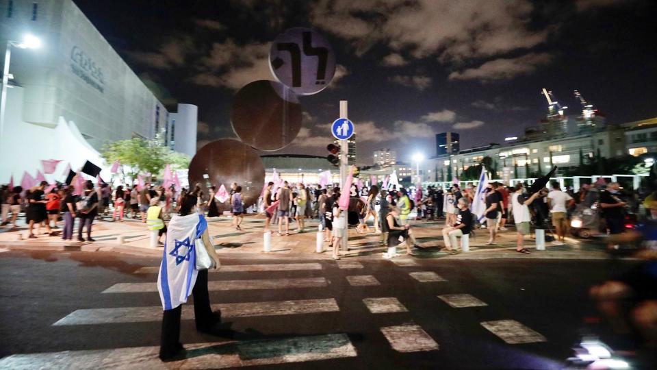 biharhour's tweet photo. Live: Anti-government protesters rally in Tel Aviv #israel #benjamin #telaviv #Netanyahu  https://t.co/m9iNxmwygg via @YouTube https://t.co/AYzKwxEHIc