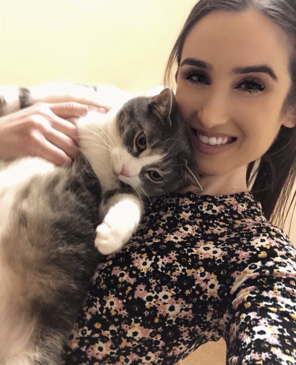 NicoleAsh0703's tweet photo. We danced around earlier. A lot of fun. Now she is dangling. She is ready for a nap. #Caturday #sheputsupwithme https://t.co/No1PrYuccz