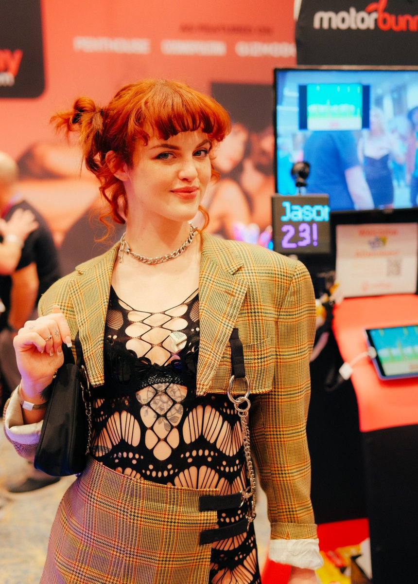 Risquémagzz on Twitter: "Dynamic Duo @susiestellarx & @sidneysummers_x"