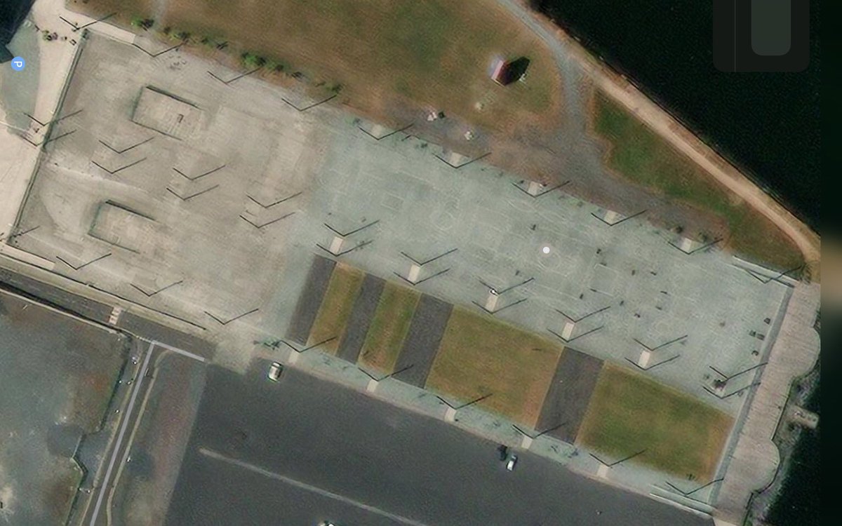 StemTitanic's tweet photo. Ever day a school day with Titanic Schools Project.....
Why are the areas of grass and decking different sizes east of the Olympic slipway?
⁦@chrisadonnelly⁩ ? https://t.co/tvcipkn7F9