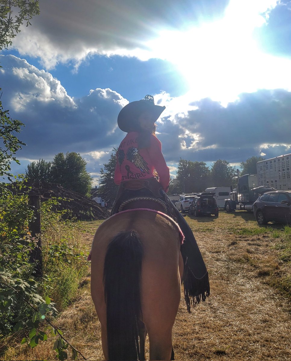 HoneyBadgerMom on Twitter "Tonight my girl hands down her rodeo queen