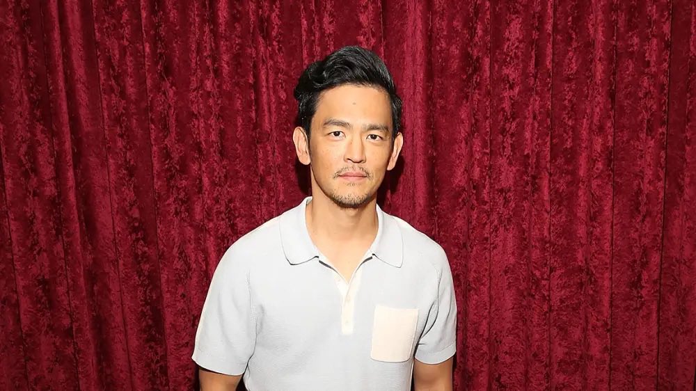 the_daily_cho's tweet photo. John Cho behind the curtain.
#johncho #thedailycho #starringjohncho #redcurtain #flashphotography https://t.co/db380pRp4c