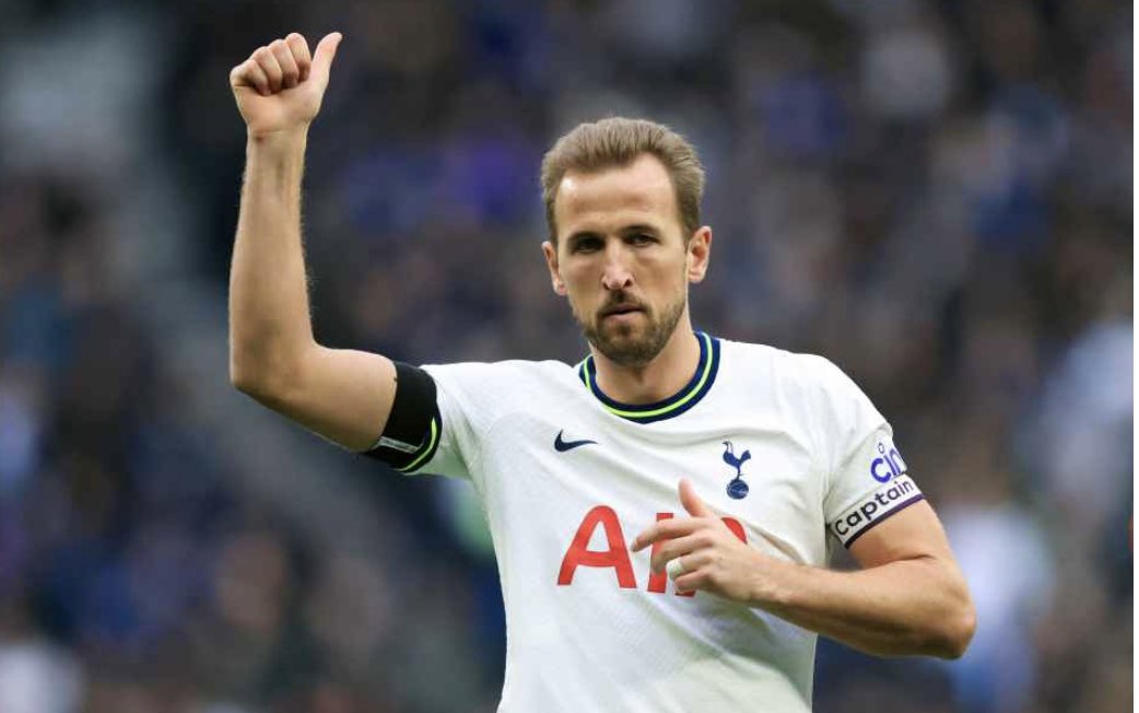RNicho71's tweet image. In a moment of fate, @HKane 265th goal came on the same day of the year that Greaves met the same tally January 7th
Greaves 265th strike also came in the FA Cup third round – against Bradford City in 1970. Give yourself a round of applause football genius.Many more to come #Kane