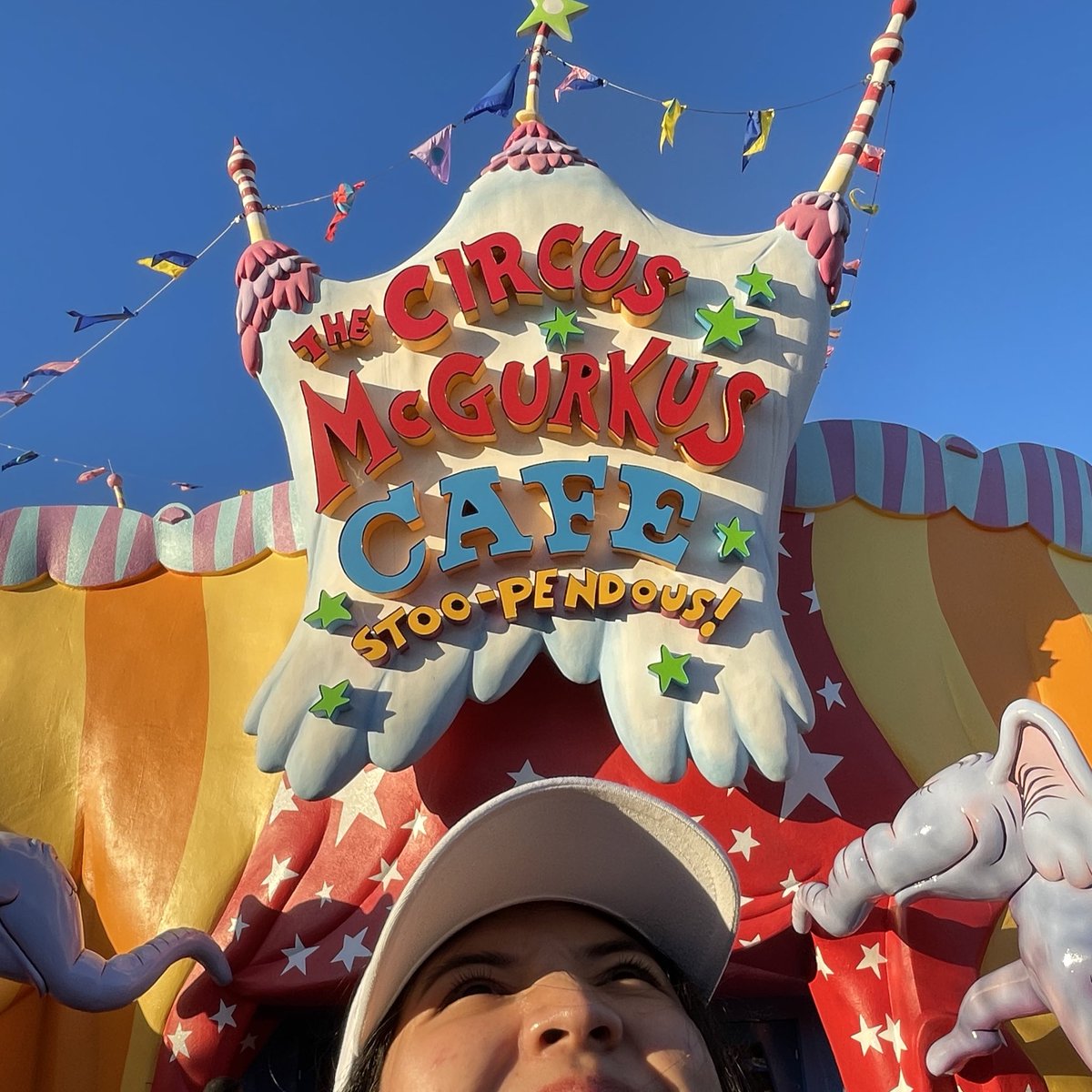 fluffyomelet's tweet photo. มีเพื่อนบอกว่าอยากให้รีวิวOrlando,Florida 6 วันเต็มแบบอัดแน่น เหนื่อยแต่เต็มอิ่มมาก theme park 5 ที่กับเครื่องเล่น31อัน บ้ามากทำไปได้ไงก่อน แต่เชื่อว่าแก่กว่านี้คงจะไม่ไหวแล้ว55555 เหมาะสำหรับคนคลั่งการ์ตูนกับสวนสนุกแบบนี่เอง55555 เผื่อมีใครอยากเอาแพลนไปใช้ต่อ (ยาวแน่นอน555) (1) https://t.co/D9uDKXCNRT