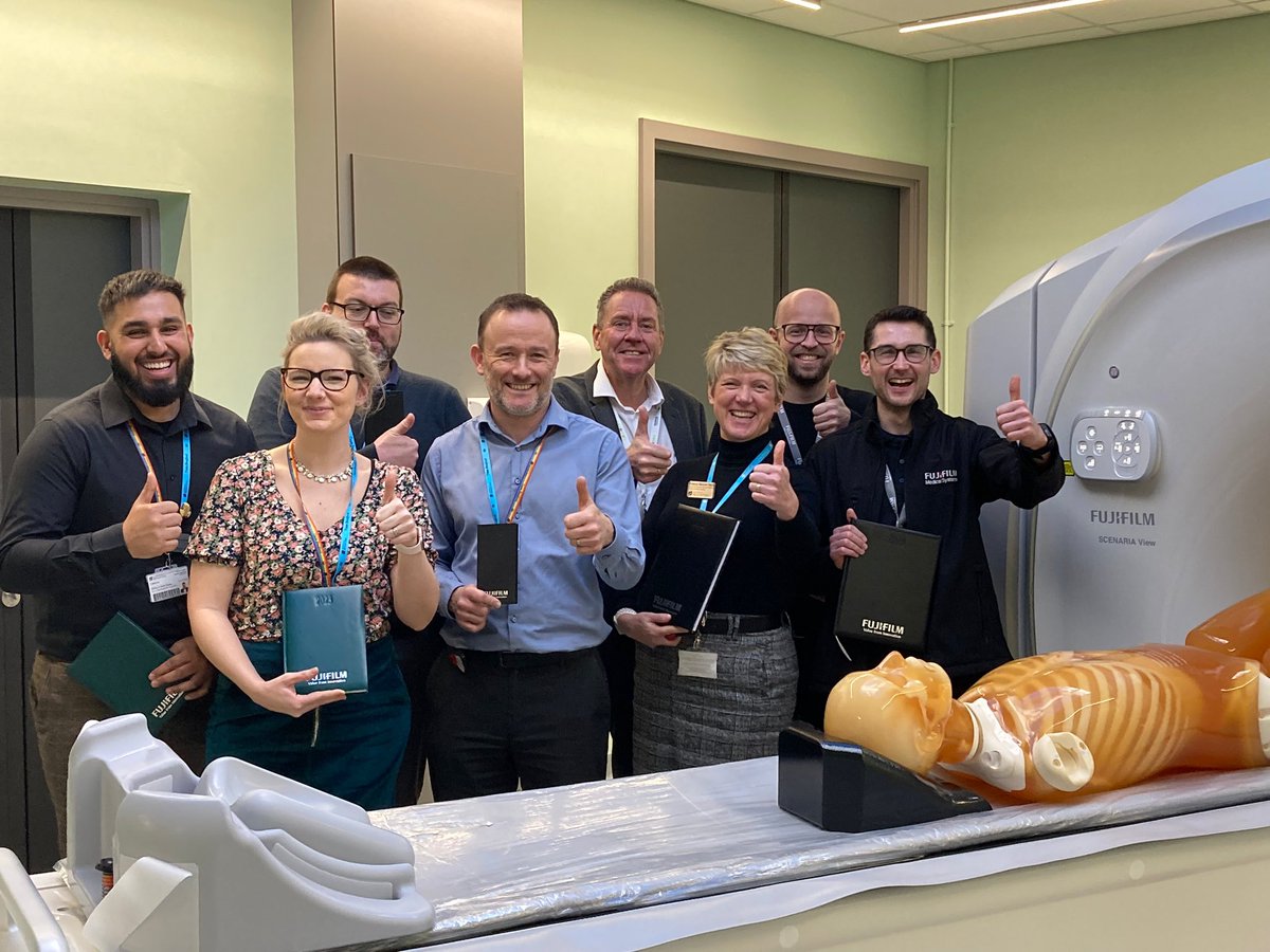 The #Bradrad family just keeps  going up and up! This week we had the help of Chris, Colm and John from Fujifilm and applications training on our brand new 
😎Fujifilm Scenaria View CT😎
Undergraduate and Postgraduate CT teaching has never looked so advanced, watch this space! 🚀