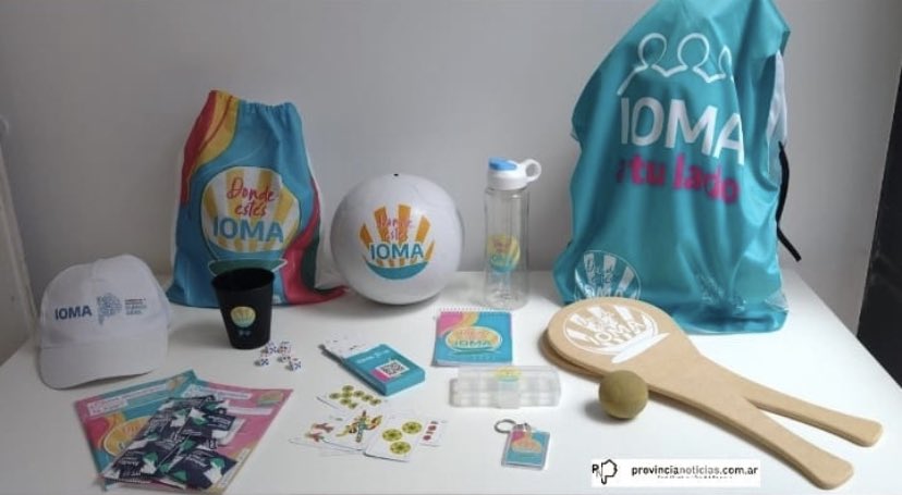 #prioridadesKicillof 
El IOMA gasta recursos en regalar kit playeros. 
Pero retacea las bolsas de colostomía que necesitan los operados de cáncer y en determinadas prestaciones hay que exigirlas con un #Amparo judicial.
Sin contar que en 2022 retrasó actualizar honorarios médicos