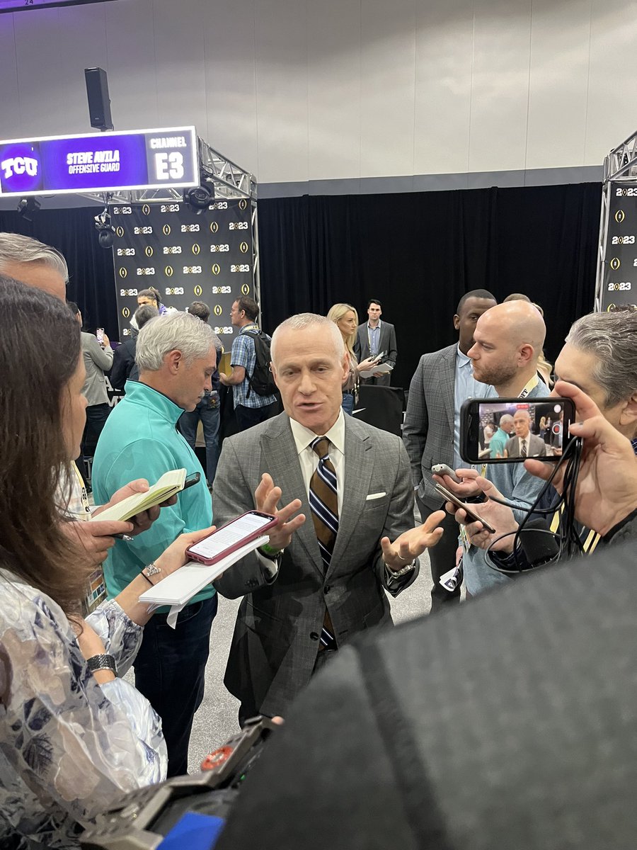 Ross Dellenger tweet media
