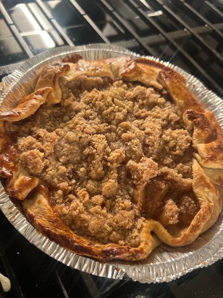 Hi. I baked an apple pie for the first time. From scratch. Came out soooo delicious! You want? 👌🏽❤️