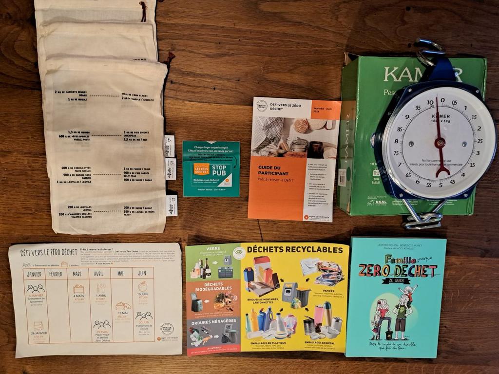 Voici le contenu du pack reçu par les 104 foyers qui ont décidé de relever le défis zéro déchet proposé par @AngersAgglo et organisé par <a href="/WeAct5/">WeAct</a> avec la participation de nombreux acteurs du #zerodechet locaux comme <a href="/ptpoidscarottes/">P'tits poids carottes</a>
Bon courage à tous !