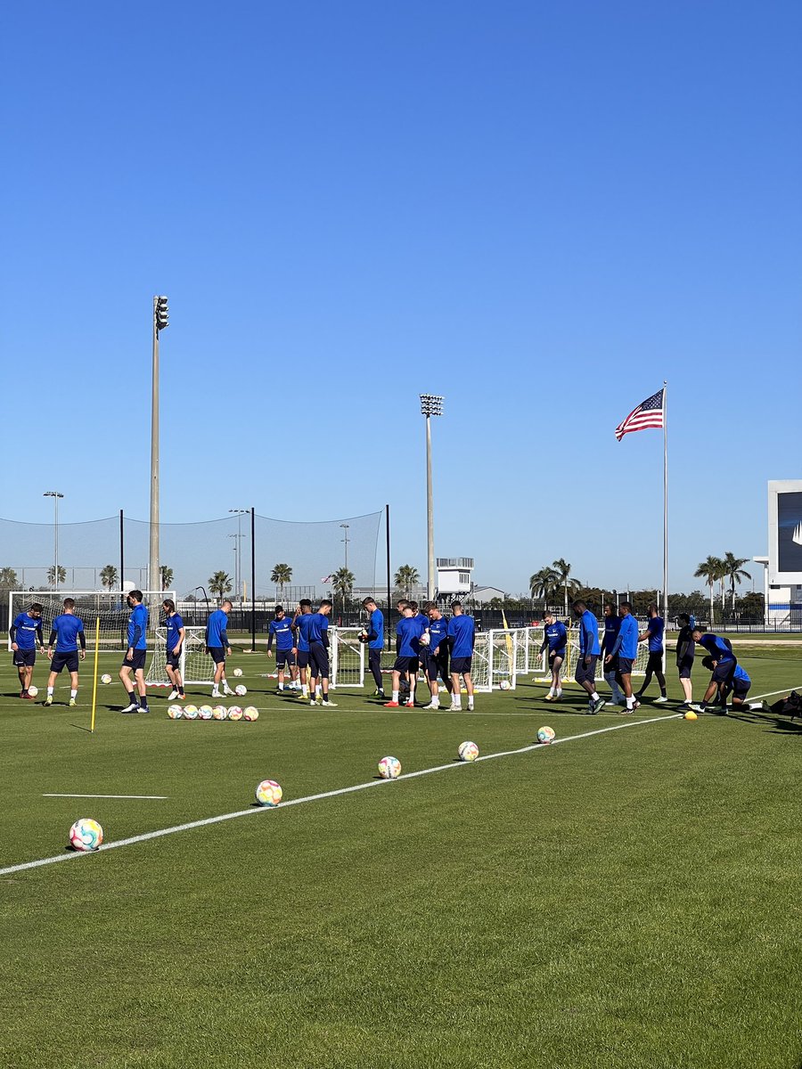 Die nächsten 7 Tage berichte ich für den rbb aus dem Trainingslager von <a href="/HerthaBSC/">Hertha BSC</a> in Florida 🇺🇸 

23 Grad und keine Wolke am Himmel. Kann man machen 😎