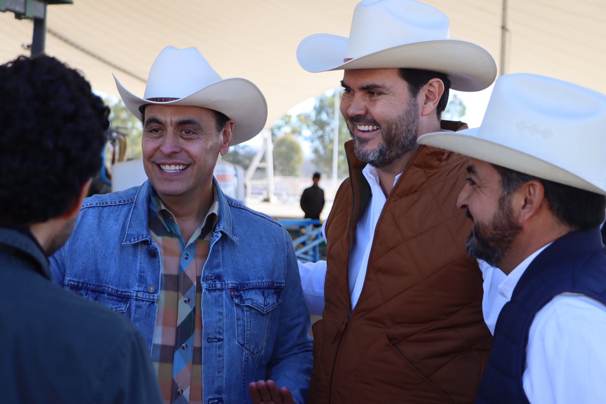Inicia en el municipio de Durango la entrega de 600 Toneladas de Semilla de Avena para el ciclo Agrícola Otoño - Invierno para más de 1,500 productores. 

El programa Considera la entrega de hasta 400 Kg de Semilla de Avena 🌾 para el establecimiento de 4 hectáreas por productor.