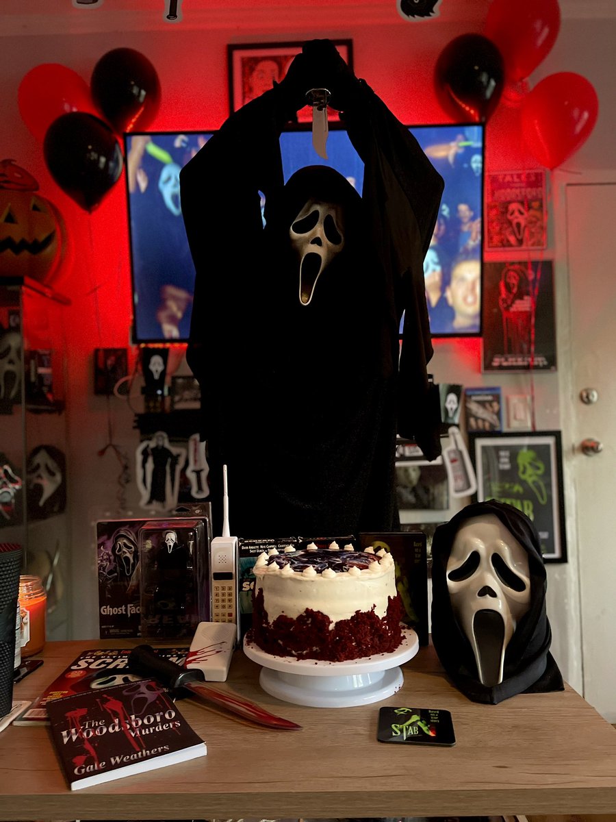 TheRealAngel86's tweet photo. My 37th Birthday was a SCREAM👻 #ScreamMovie #scream2 https://t.co/c1Z61ogNAH