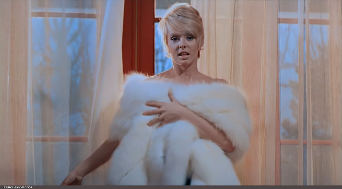 furglamor's tweet photo. Joey Heatherton, Bluebeard, 1972

#fur #furfashion #whitefoxfur #furwrap #filmfashion https://t.co/Qrcab3BaD7