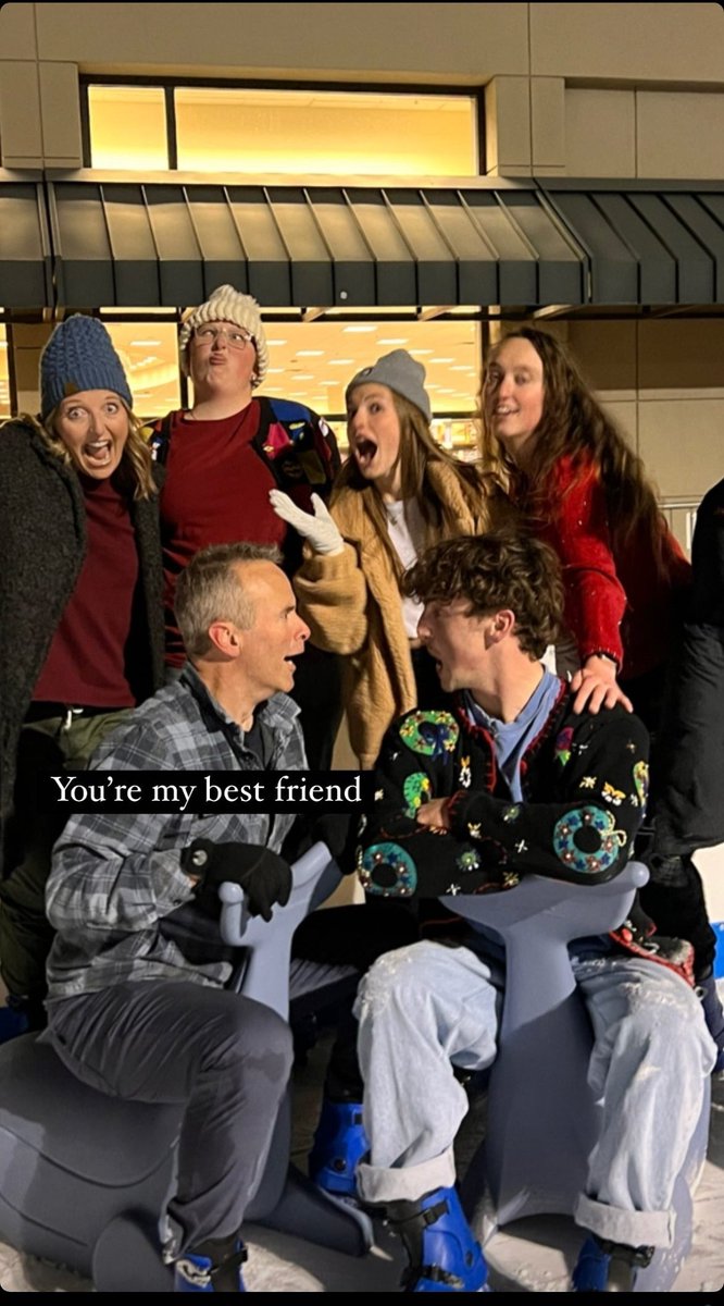 "Você é meu melhor amigo" - Benson Boone via Instagram Stories.