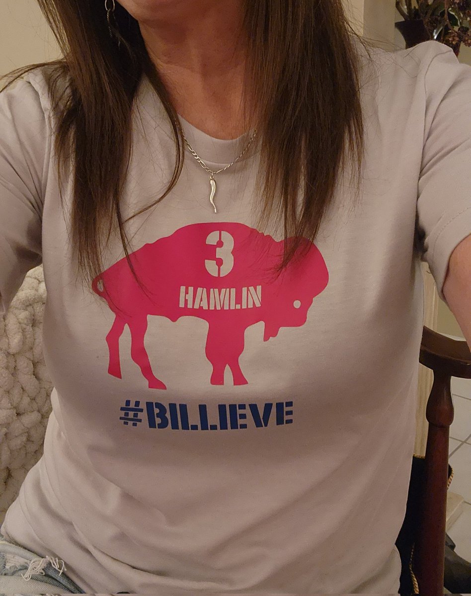 Crystelyn1972's tweet photo. @HamlinIsland Words can't express how happy we are that you are doing well!  A few tears have been shed here!  Much love from Canandaigua NY!! ❤️#3 https://t.co/nN3Rhp6Lv3