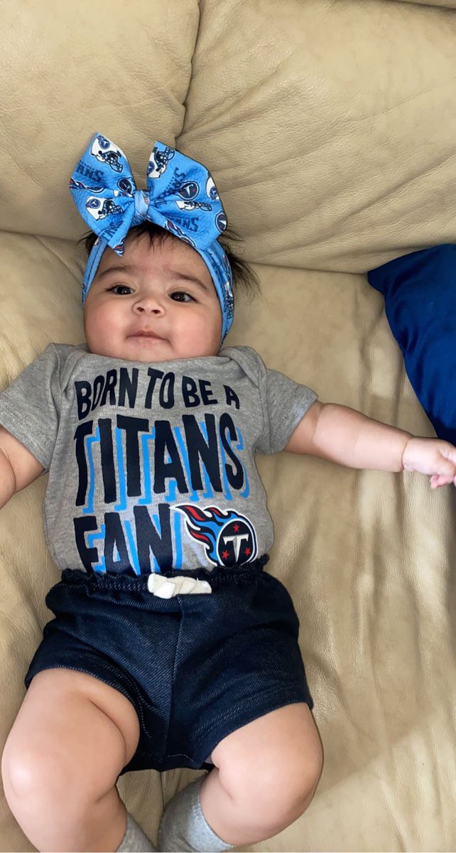 alyssa_raelyn26's tweet photo. ~Born to be a Titans fan~ 
Amelia is GameDay ready 😍
Titan up 💙⚔️🏈🔥
WIN AND IN BABY!! @Titans #Titans https://t.co/AJ92As9fiM