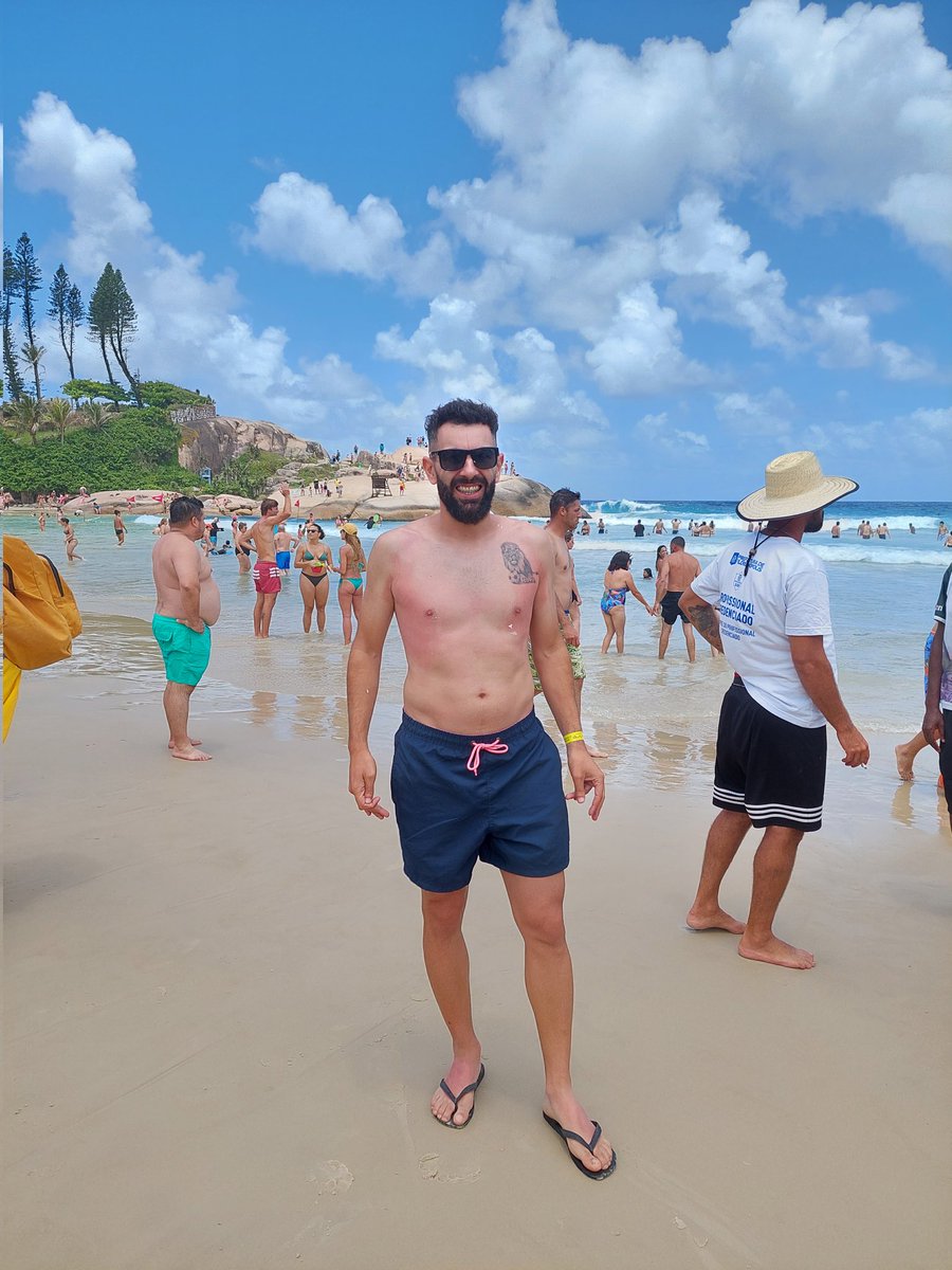 JhonaFerreira28's tweet image. Hoy conocí #BarraDaLagoa #PraiaDosIngleses #PraiaJoaquina 
Un paraíso verdersmente 🇧🇷