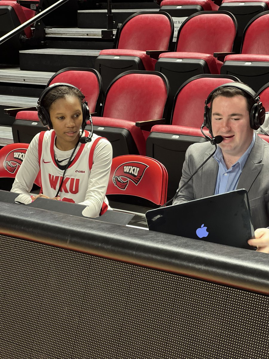 coachmosesjr's tweet photo. Wheeeeew! 31 for the baby AK tonight. 10-11 FG 3-3 from 3. So proud of her she figuring this thing out. @acaciahayes2003 https://t.co/CTC0tBeQiJ