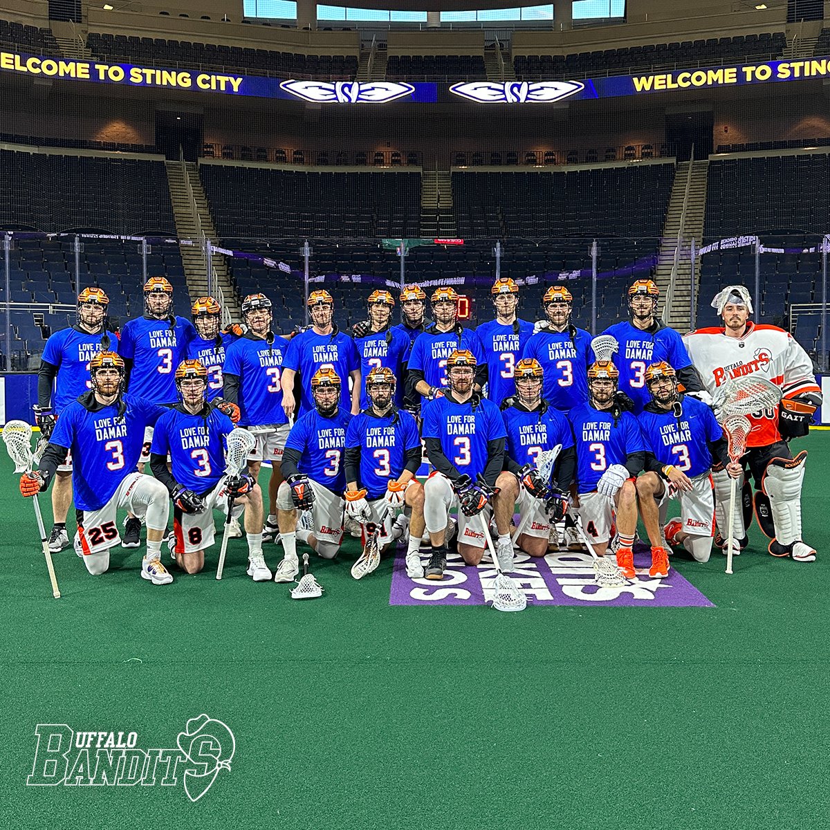 Sending love to our Buffalo brother from Georgia tonight. ❤️💙

#LoveForDamar