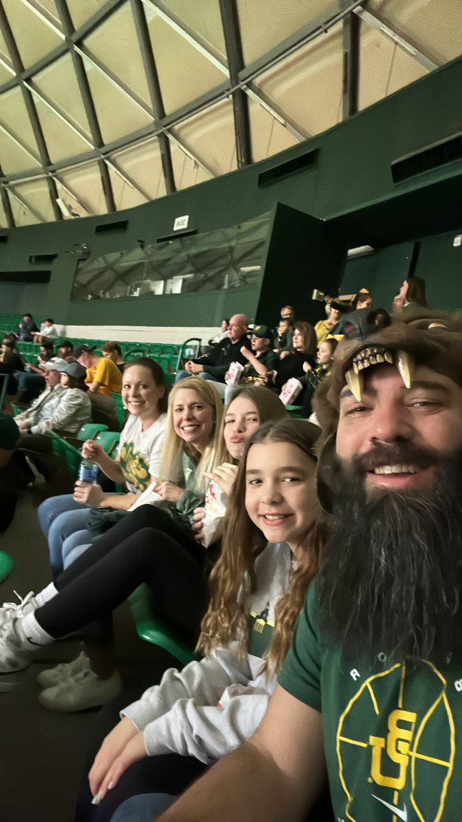 _bearhat's tweet photo. #bearhat ready to cheer the @BaylorMBB team to victory @Ferrell_Center!! #sicem #sicembears #letsgobears!! https://t.co/f0gSXoCg0L