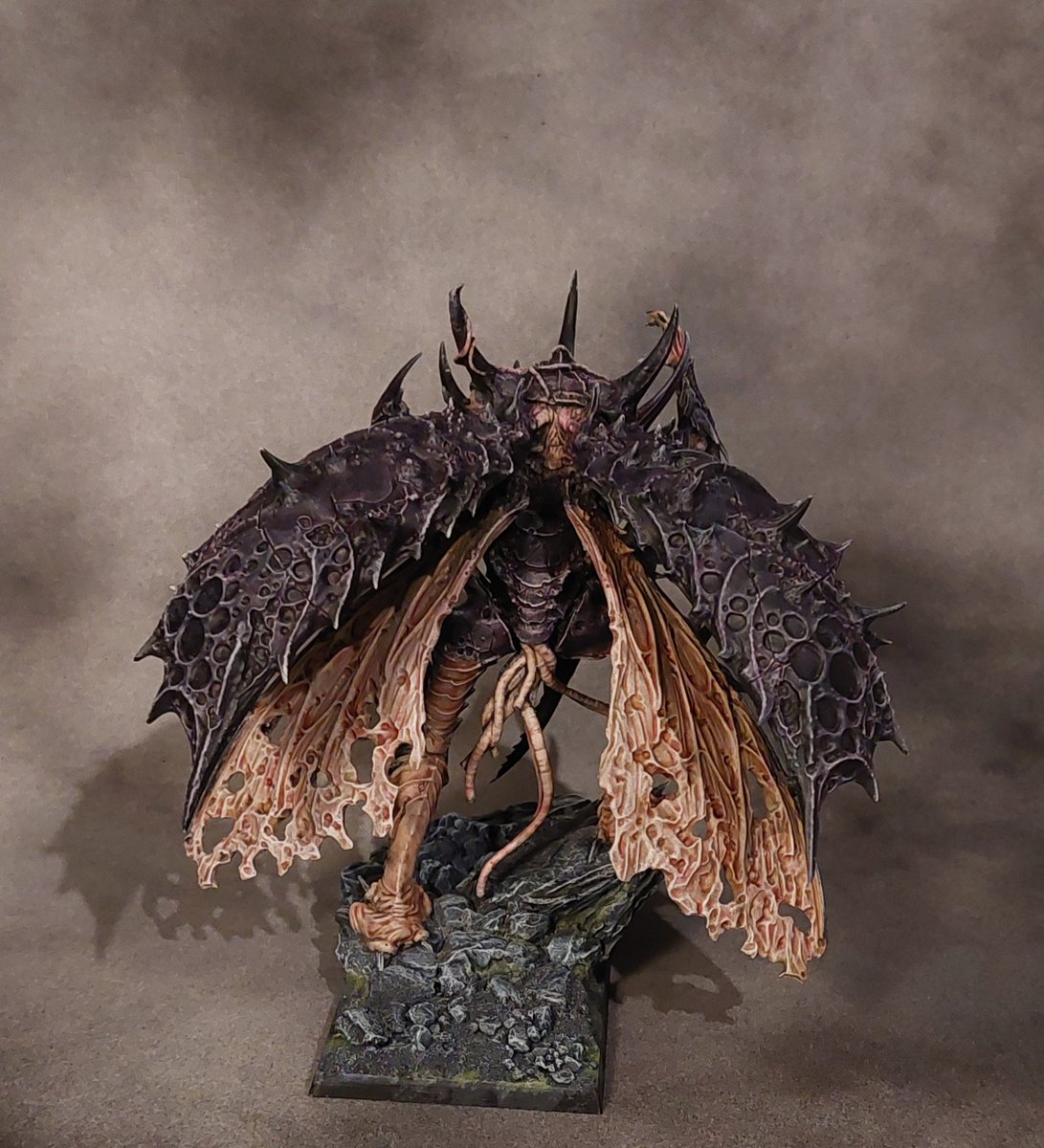 Getting closer of finishing my #CreatureCaster Lord of Sorrows and will be using it as my Sentinel with Strixian Spirit. #The_9th_Age #t9a #the9thagefinland #the9thage #Warmongers #warhammer #WarGames #miniatures #miniaturepainting #minipainting #miniature #tabletopgaming #demon