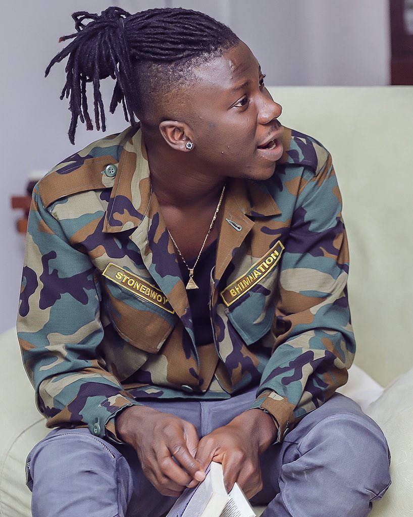 BhigBonet_1's tweet photo. Lord of lords #Overlord and the commander in chief #commander1 @stonebwoy 🚀 https://t.co/vbz9MOvsKJ