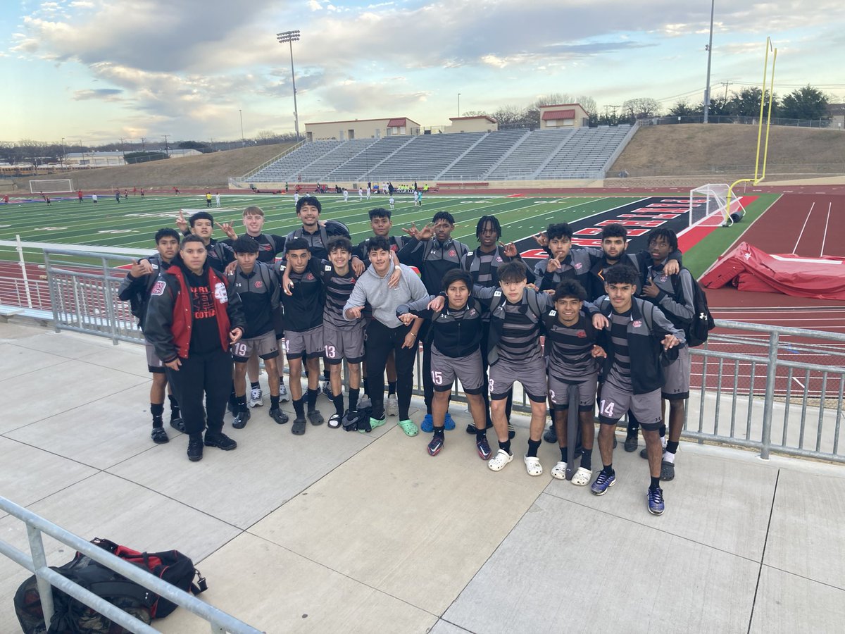 ChisdSoccer's tweet photo. Varsity completes this weekend’s tournament with a 2-0 win vs Azle! JV is about to kick off at 5 PM. @CHLonghorns @RecruitTheHill1 https://t.co/GkQUoqpX5y